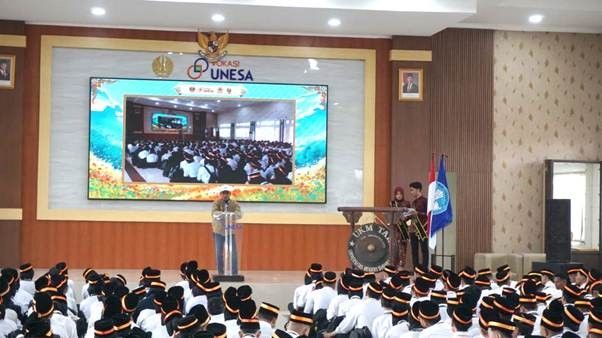 Sesi penguatan maba bersama Suprapto, Dekan Vokasi.