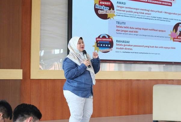 Sesi materi seputar literasi keuangan dan investasi dengan Evi Junita, Satgas OJK.