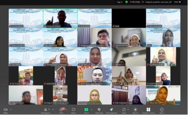 Workshop berlangsung secara daring diikuti seratus lebih dosen dan mahasiswa.